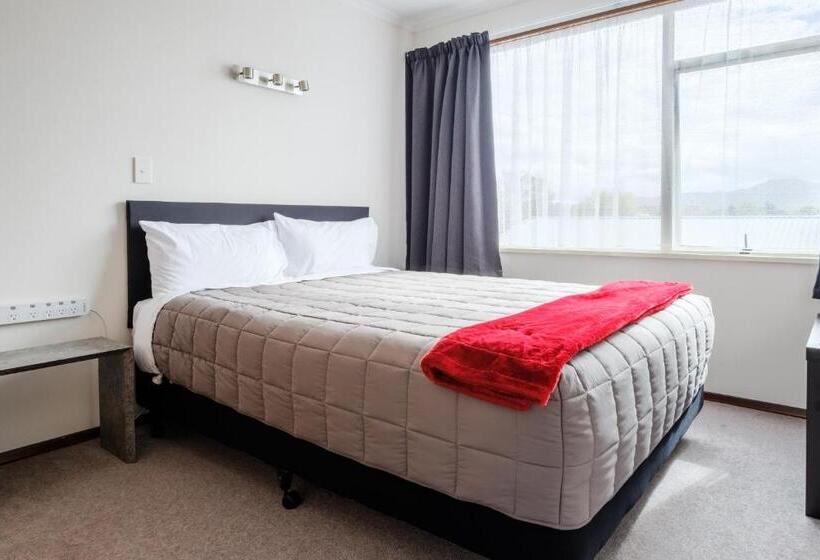 Апартаменты 3 Спальни, Esplanade Motels