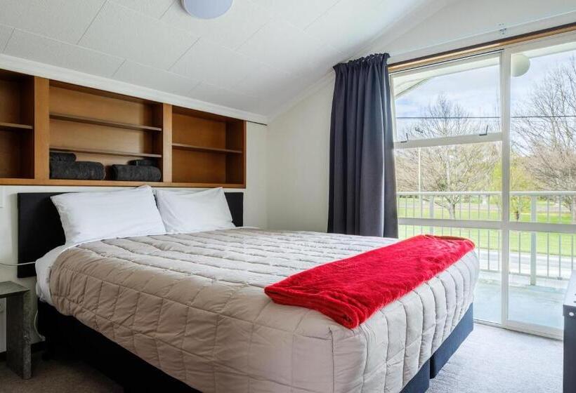 Апартаменты 3 Спальни, Esplanade Motels