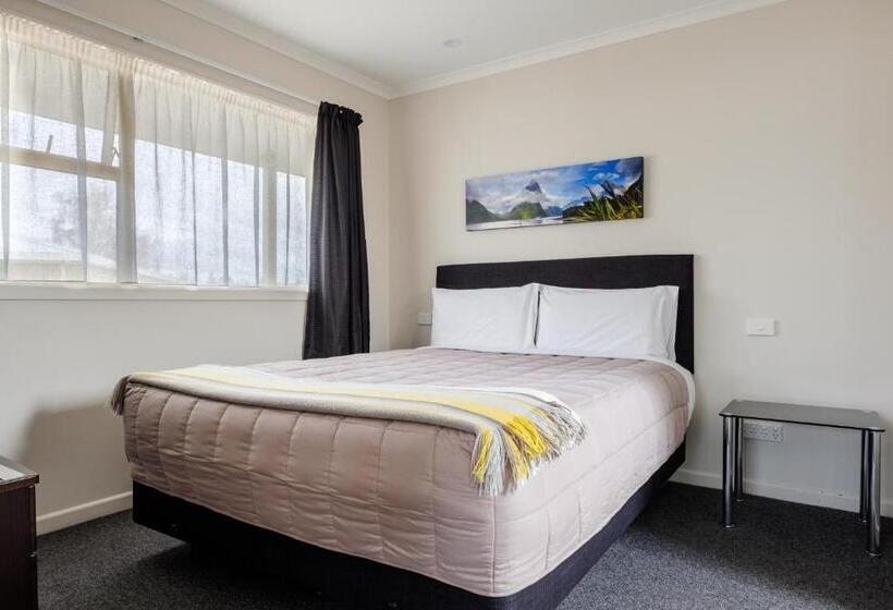 Люкс Повышенной Комфортности, Esplanade Motels