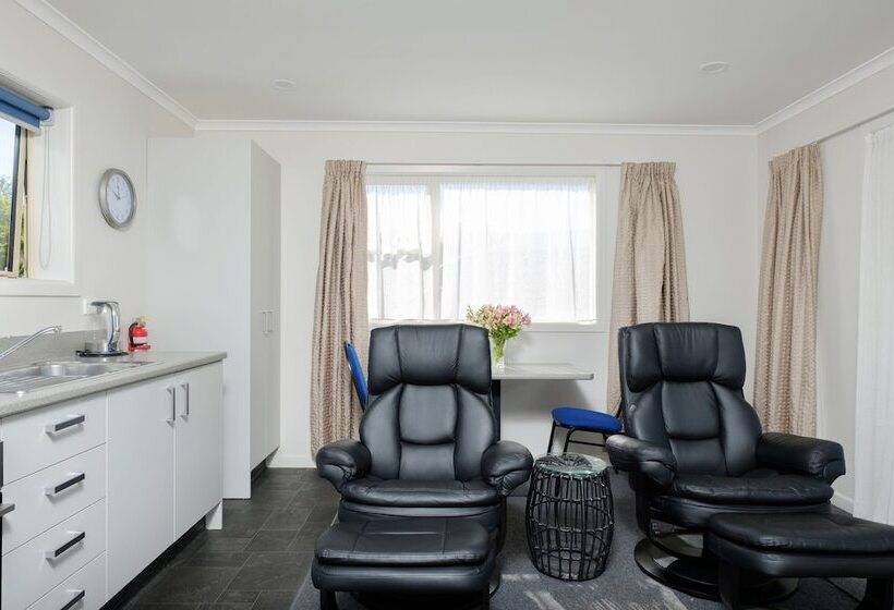 Люкс Повышенной Комфортности, Esplanade Motels