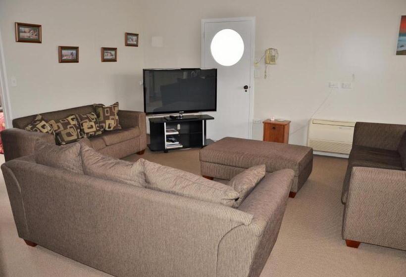 Апартаменты Deluxe 2 Спальни, Esplanade Motels