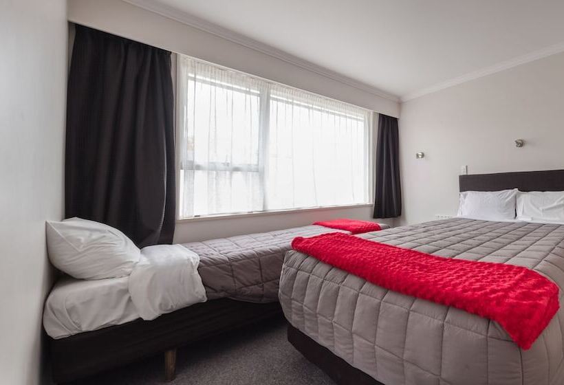 Семейный Номер, Esplanade Motels