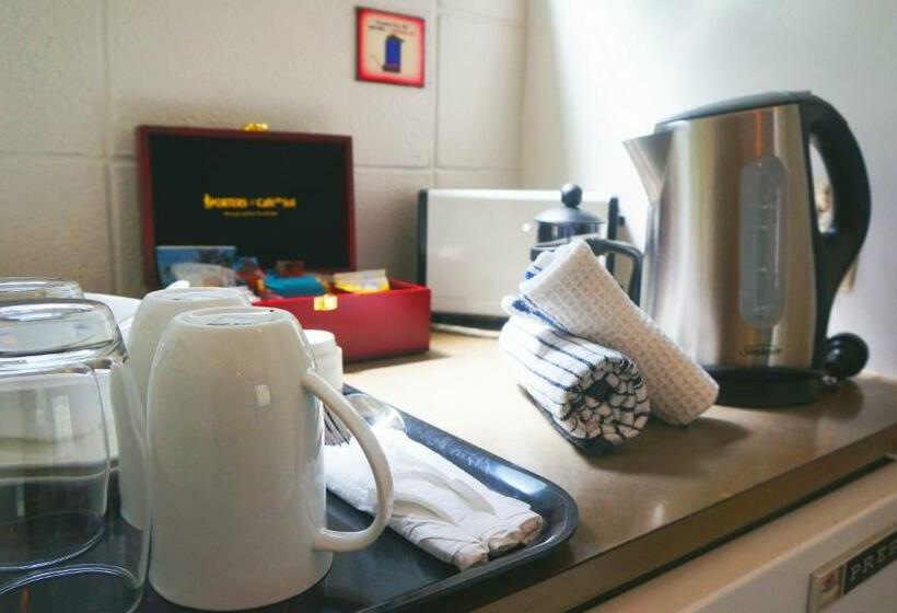 スタンダードスタジオ, Forgotten World Motel