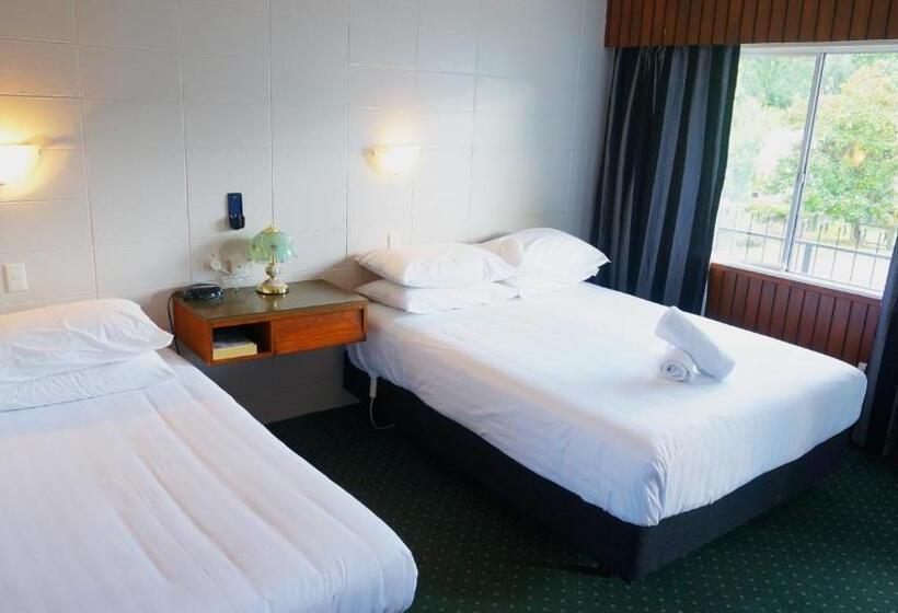 ファミリーステューディオ, Forgotten World Motel