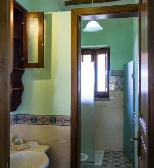 패밀리 주니어 스위트, Arcangelo   Salina