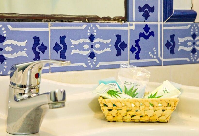 غرفة قياسية مطلّة علي حمام السباحة, Arcangelo   Salina