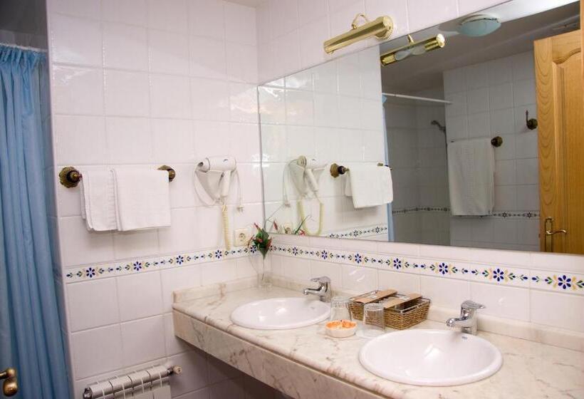 اتاق استاندارد با چشم‌انداز دریا, Astur Regal