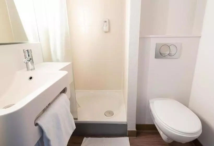 スタンダード4人部屋, B&b Hotel Evreux