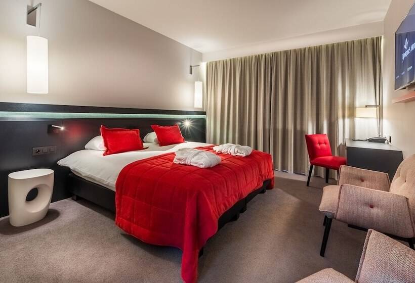 이그제큐티브 룸, Martin's Red