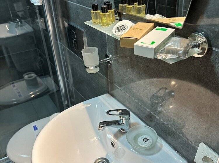 اتاق استاندارد سه نفره, Ortakoy Aysem Sultan