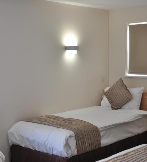 Номер Стандарт Индивидуальный, Queens