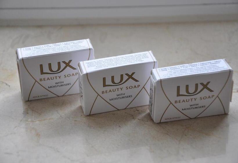 Номер Стандарт Индивидуальный, Queens