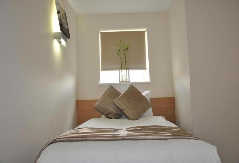 Номер Стандарт, Queens