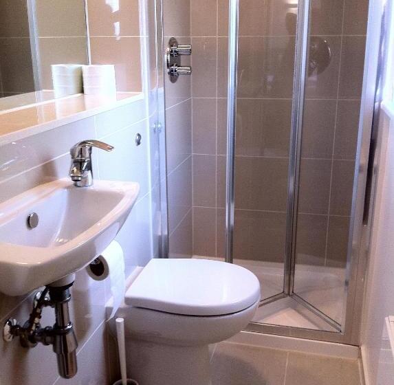 Номер Стандарт, Queens