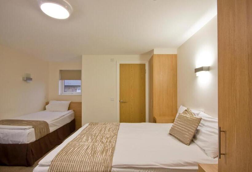 Номер Стандарт Трехместный, Queens