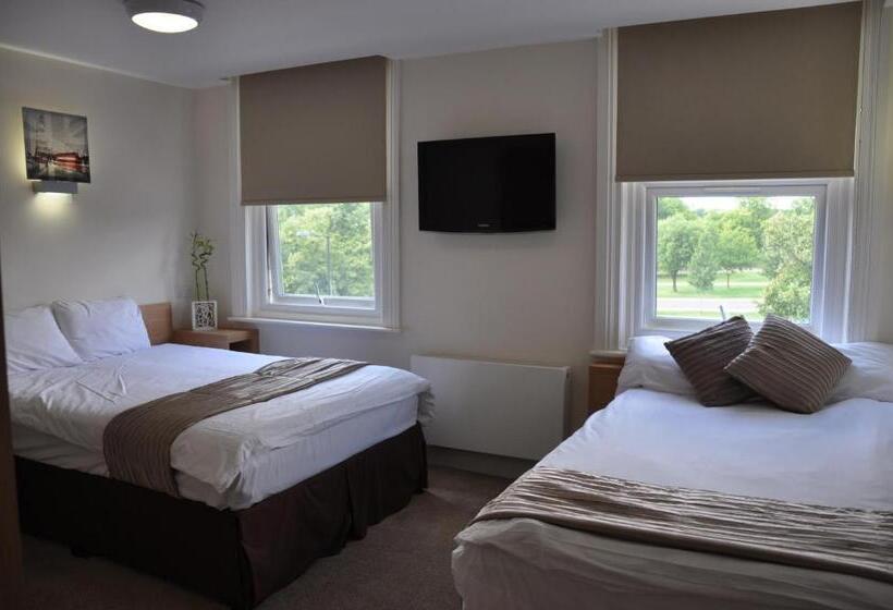 Четырехместный Номер Стандарт, Queens