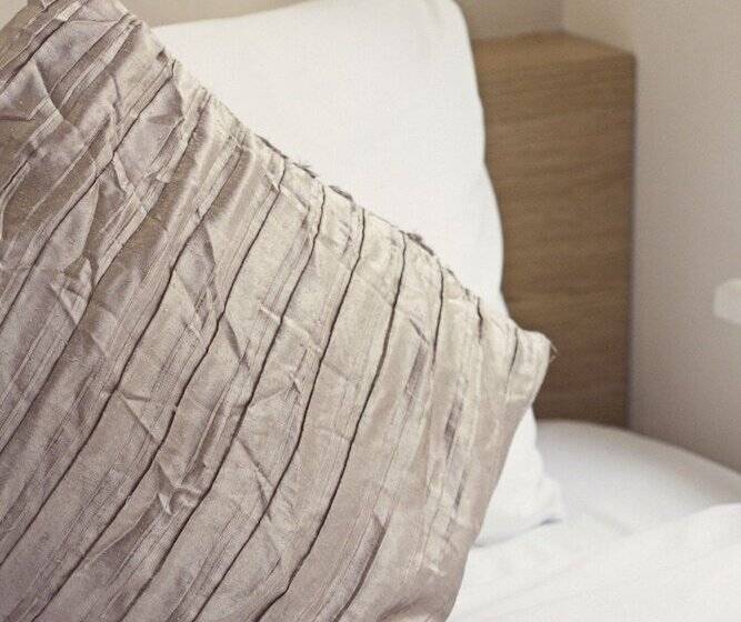 Семейный Номер, Queens