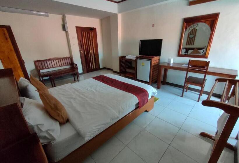 スタンダードルーム, Riverfront Hotel Mukdahan