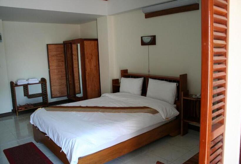 スタンダードルーム, Riverfront Hotel Mukdahan