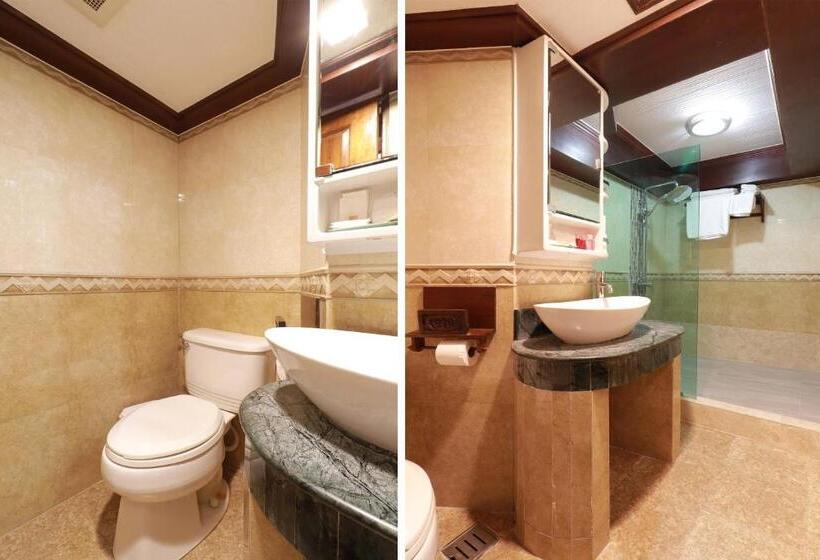 Номер Стандарт Трехместный, Sira Boutique