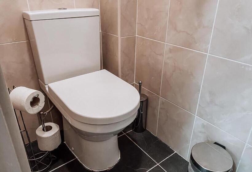 غرفة كلاسيكية, The Blenheim Buttery