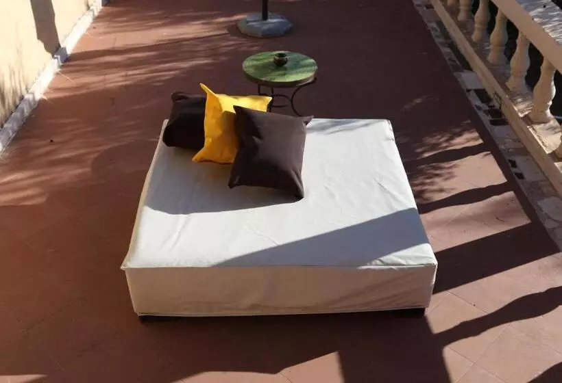 سوییت سوپریور, Riad Cle De Sol