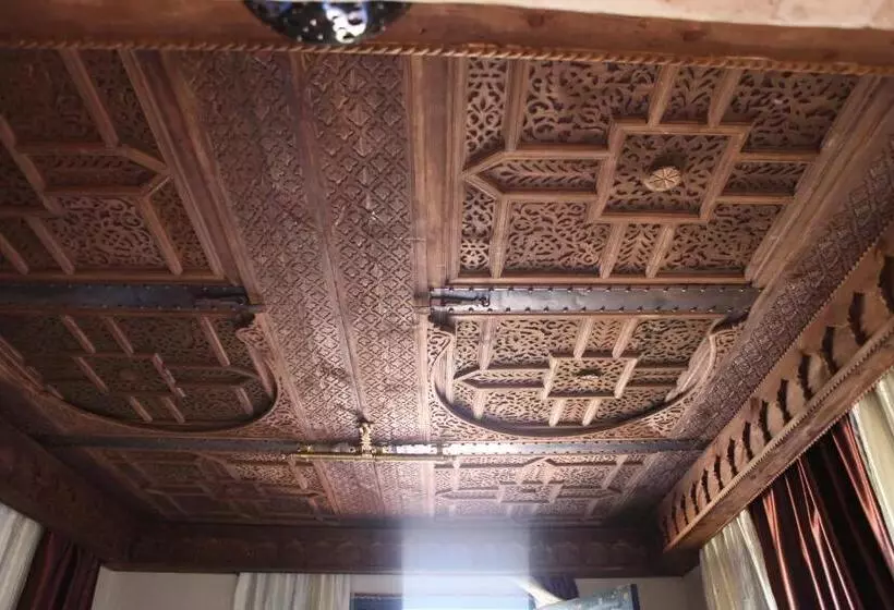 سوییت سوپریور, Riad Cle De Sol