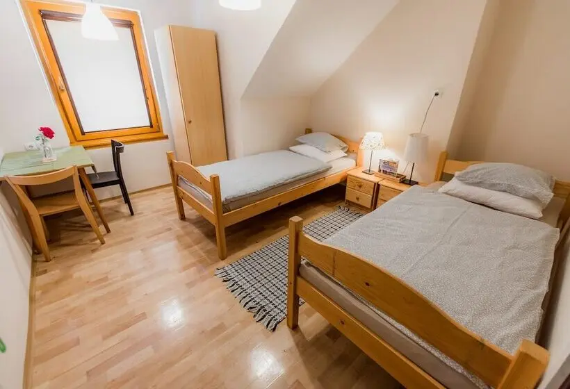 اتاق استاندارد, Rooms Kozmus