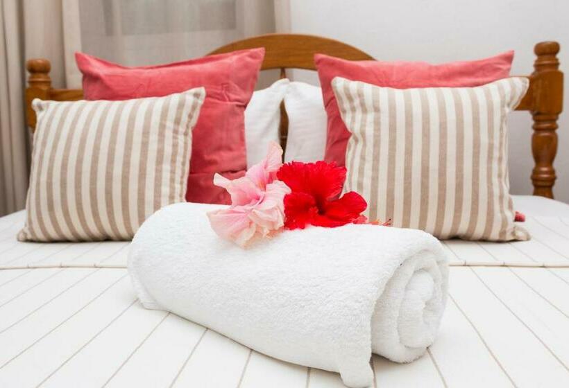 اتاق استاندارد سه نفره, Le Manglier