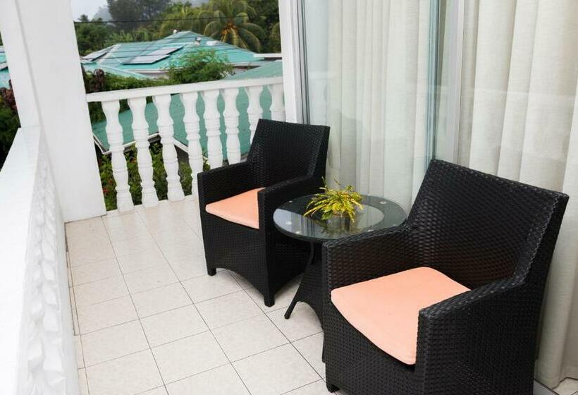 اتاق استاندارد سه نفره, Le Manglier