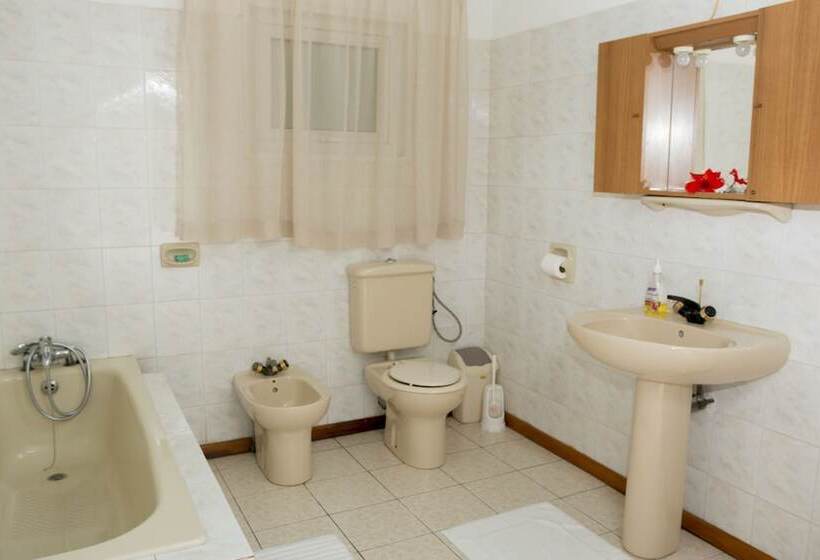 اتاق استاندارد سه نفره, Le Manglier