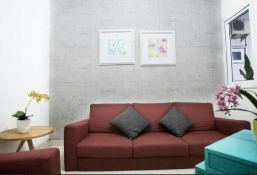 标准工作室, Barata Hotel Ar1