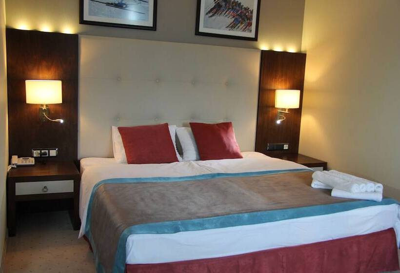 Студио Comfort, Forward Apart