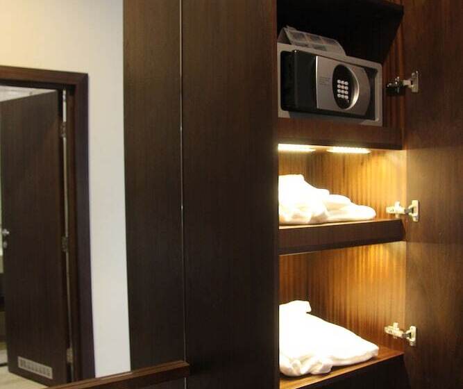 Номер Стандарт, Forward Apart