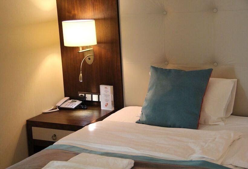 Номер Стандарт с Балконом, Forward Apart