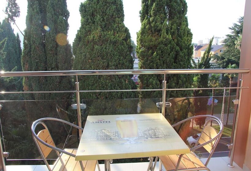 Номер Стандарт с Балконом, Forward Apart