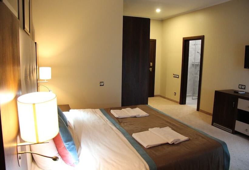 Номер Стандарт с Балконом, Forward Apart