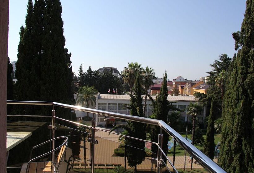 Студио Comfort, Forward Apart