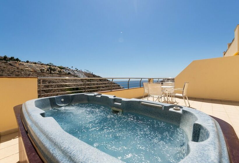 Апартаменты Deluxe 2 Спальни с Гидромассажем, Holiday Club Sol Amadores