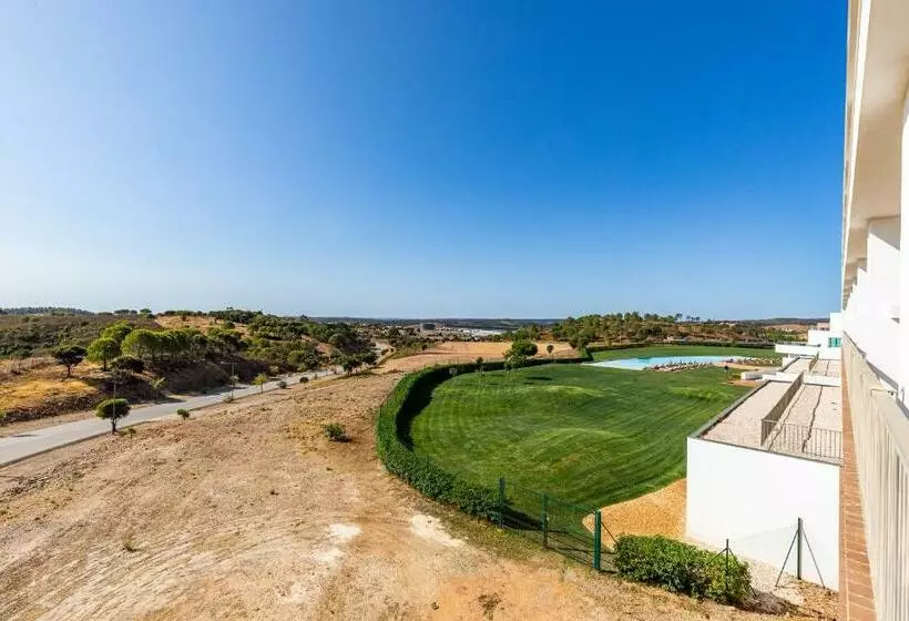 アウトサイドクラシックルーム, Algarve Race Resort