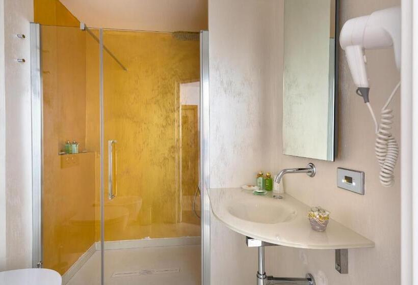 סוויטת ג'וניור, Cavallino Bianco