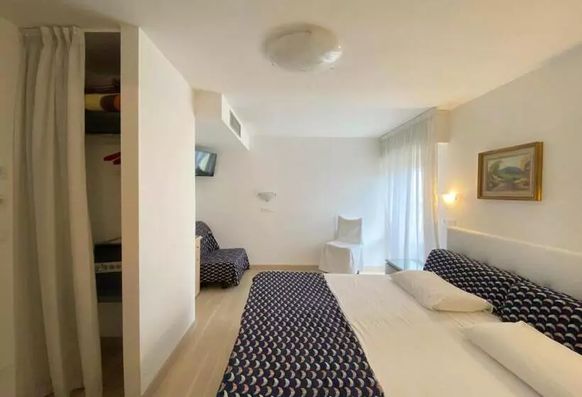 اتاق استاندارد سه نفره, Cavallino Bianco