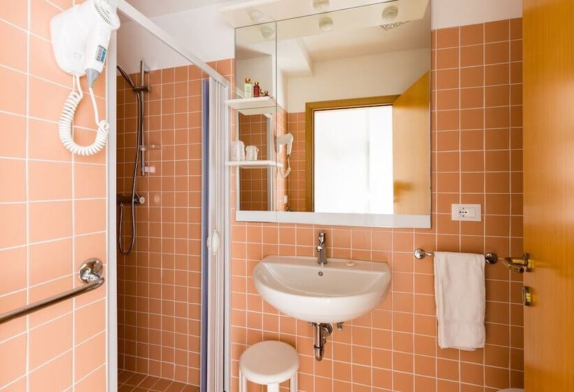 اتاق استاندارد یک نفره, Cavallino Bianco