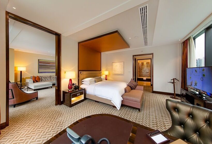 سوئیت پریمیوم, City Of Dreams   Nüwa Manila