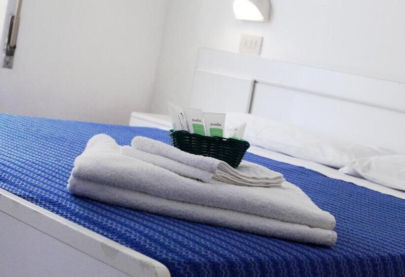 اتاق استاندارد چهار تخته, Lagomaggio