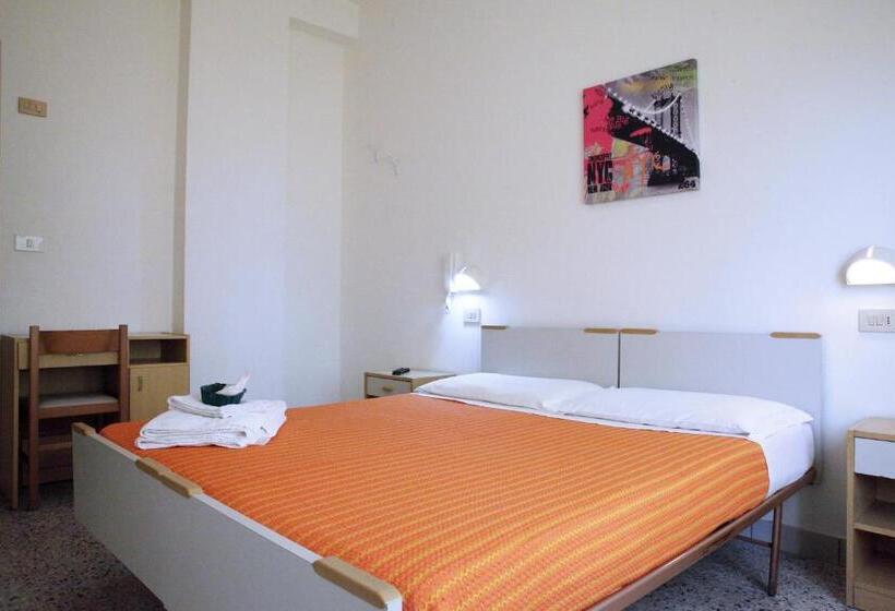 اتاق استاندارد چهار تخته, Lagomaggio