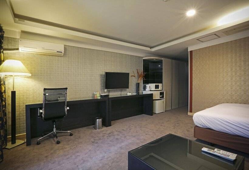 Номер Deluxe, Metro Tourist Hotel Cheonan