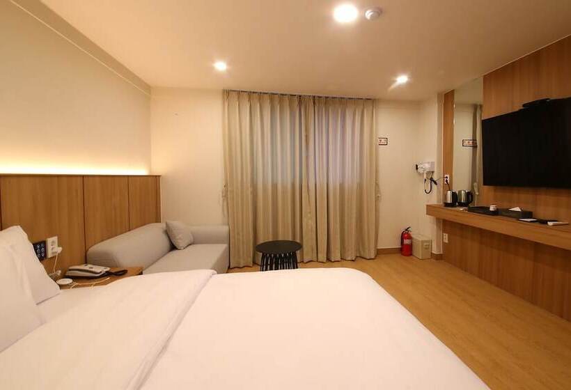 Camera Standard, Mgm