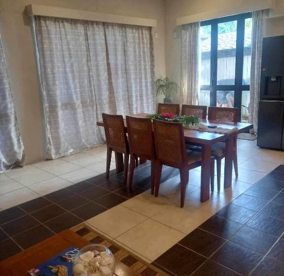 ویلای 1 خوابه, Muri Beach Resort