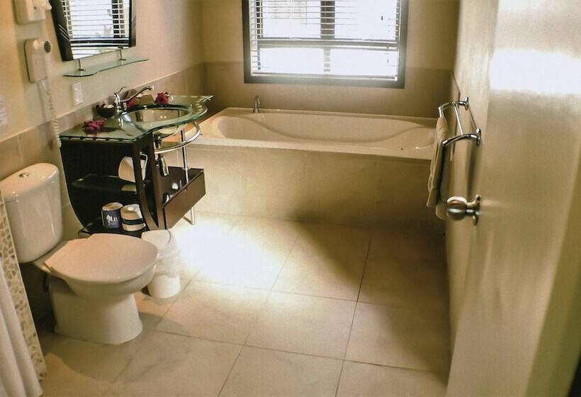 ویلای لوکس 1 خوابه, Muri Beach Resort